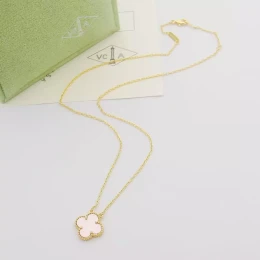 van cleef  arpels collier pour femme s_12b0032